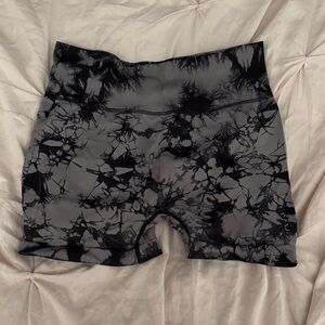 Scrunch Bum Tie-Dye Black and Gray Shorts